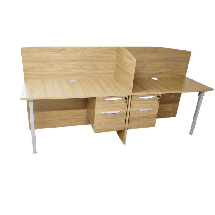 Estación de trabajo para 4 personas.